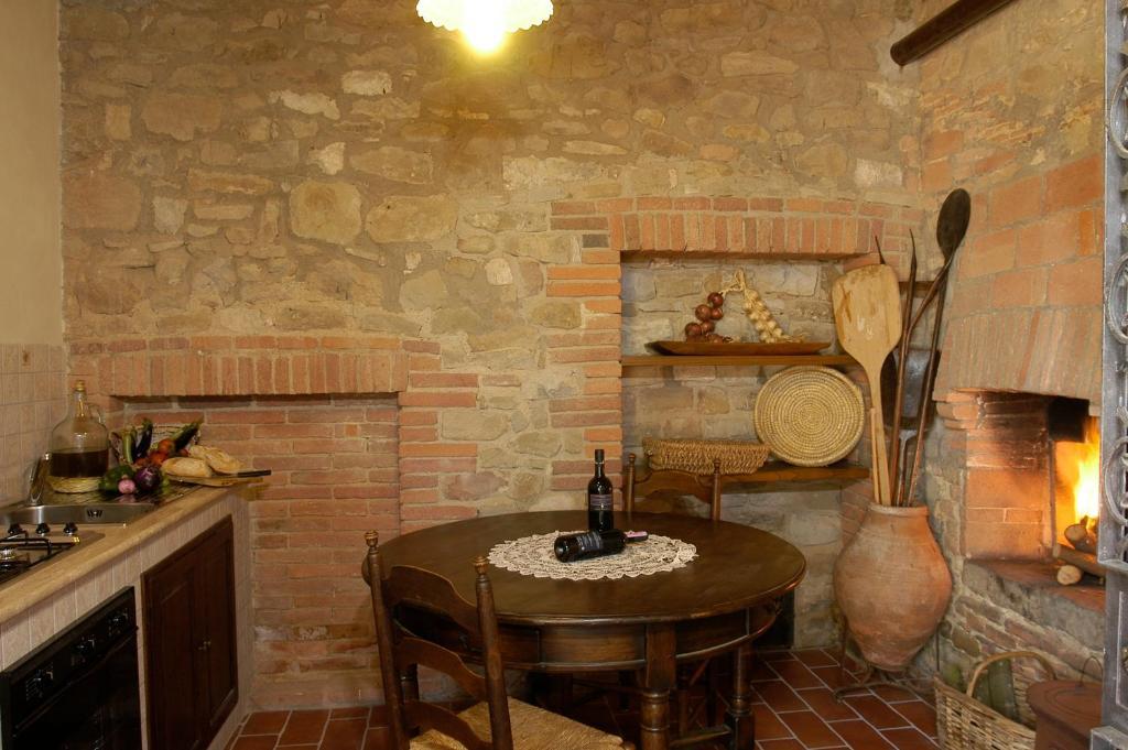 Bed & Breakfast Antico Casale San Lorenzo Ponte A Bozzone Exterior photo